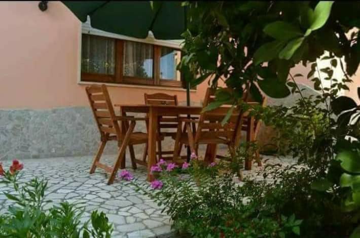 La Casina Di Vanni - Casa Vacanza Nel Cuore Del Salento Arnesano ภายนอก รูปภาพ